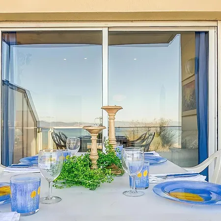 Apartment Apto. Vista Mar - Wifi, Piscina, Parking, 1ª Linea De La Playa. - Es-89-130 *